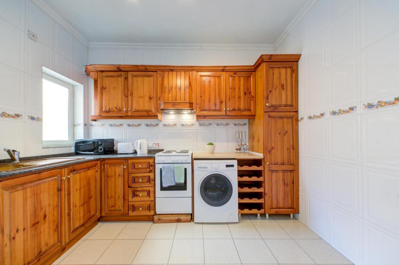 Morina Court - Seaview Apartments And Penthouse In St Julians By Shortletsmalta San Giuliano Esterno foto