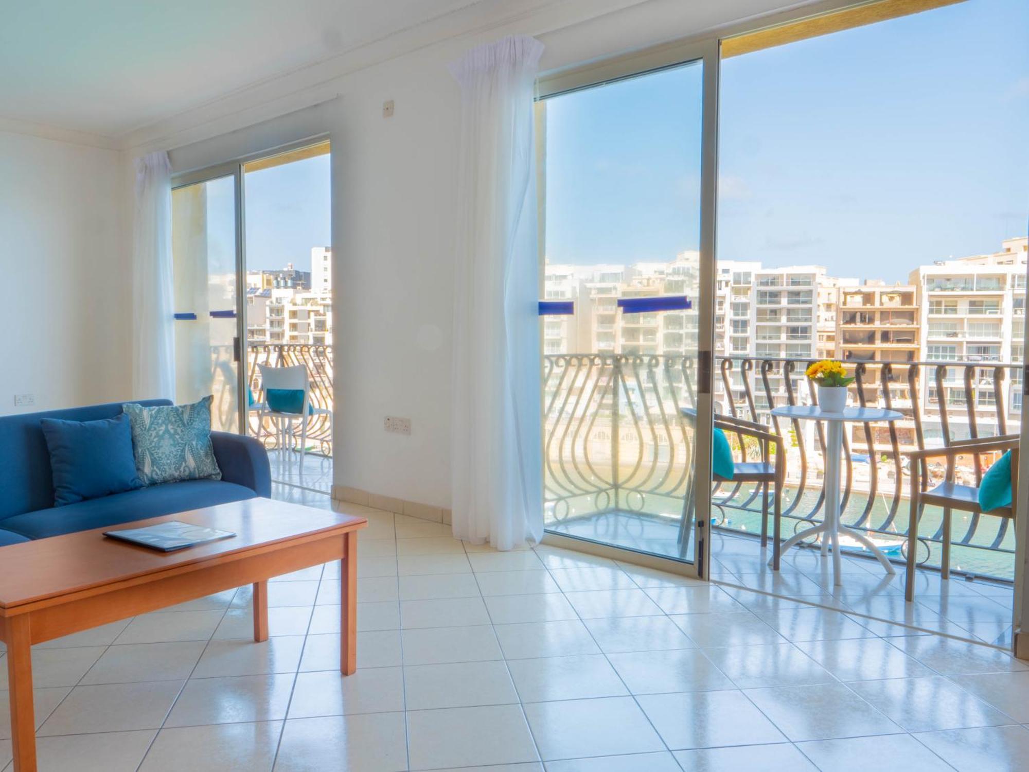 Morina Court - Seaview Apartments And Penthouse In St Julians By Shortletsmalta San Giuliano Esterno foto