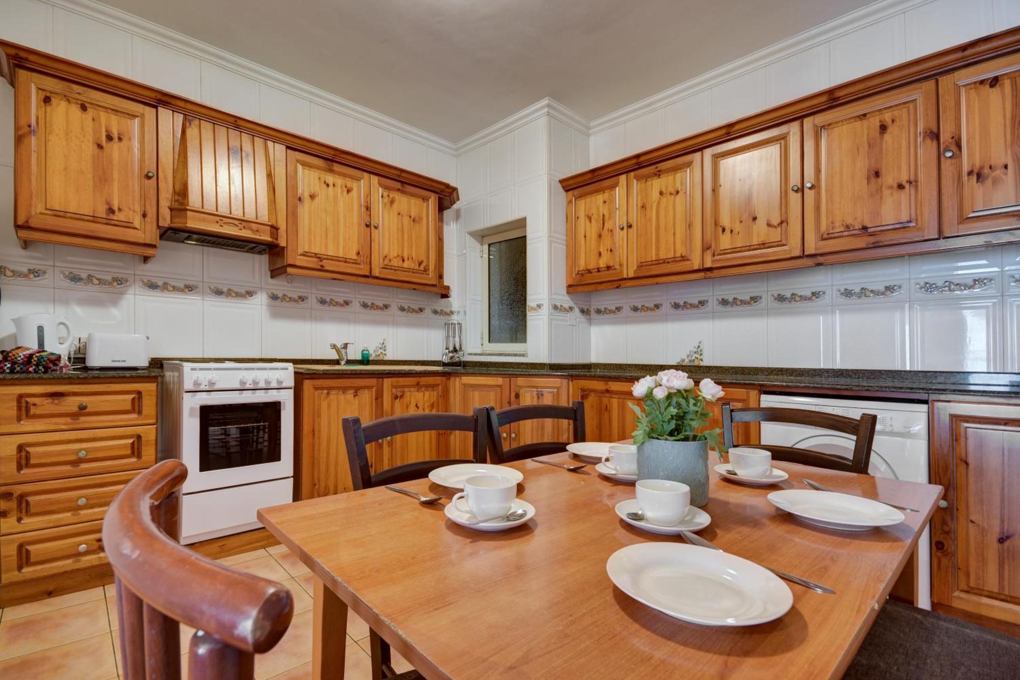 Morina Court - Seaview Apartments And Penthouse In St Julians By Shortletsmalta San Giuliano Esterno foto