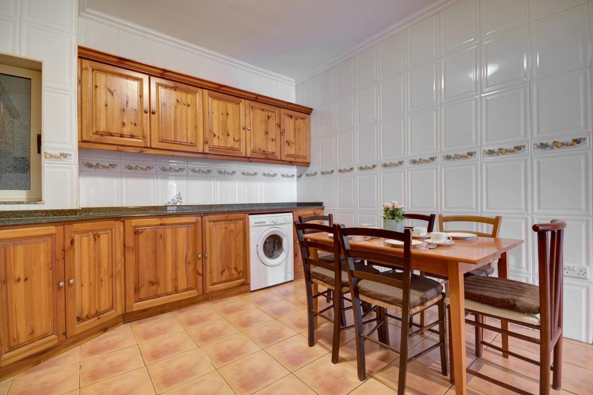 Morina Court - Seaview Apartments And Penthouse In St Julians By Shortletsmalta San Giuliano Esterno foto