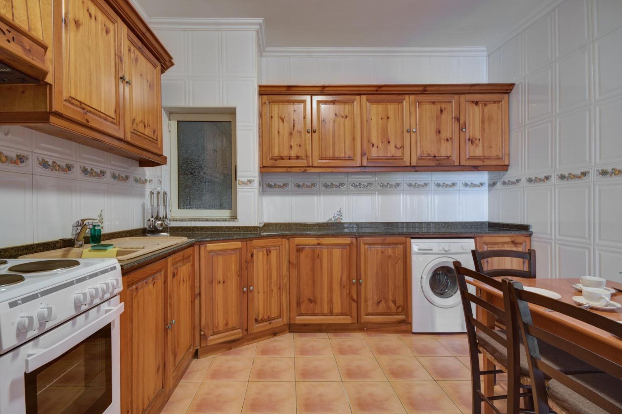 Morina Court - Seaview Apartments And Penthouse In St Julians By Shortletsmalta San Giuliano Esterno foto