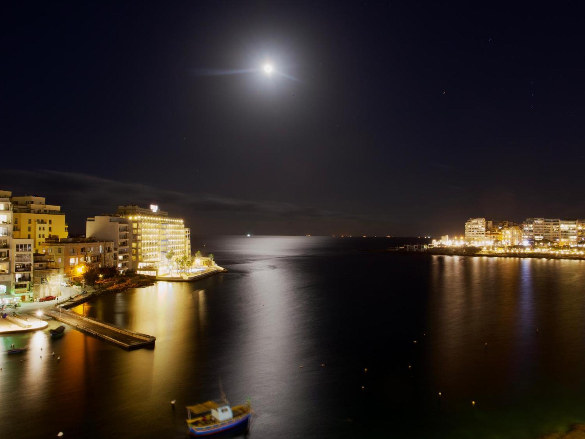 Morina Court - Seaview Apartments And Penthouse In St Julians By Shortletsmalta San Giuliano Esterno foto